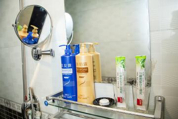 Bathroom amenities