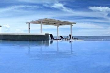 Infinity pool