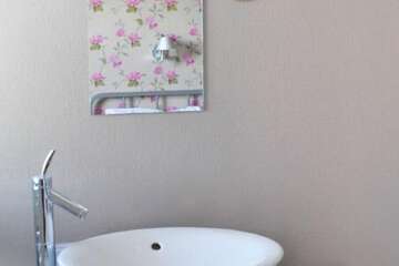 Bathroom sink