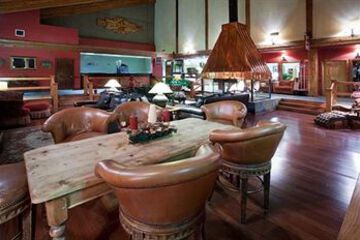 Hotel Lounge
