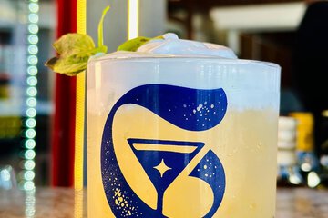 Poolside bar