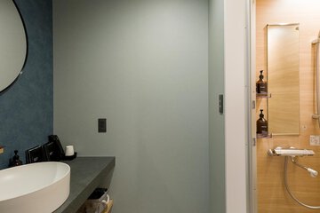 Bathroom shower