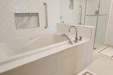Jetted tub