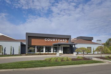 Courtyard by Marriott Detroit Troy