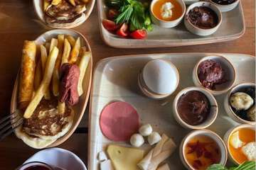 Breakfast meal