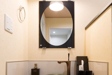 Bathroom sink