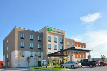 Holiday Inn Express & Suites Oklahoma City Mid - Arpt Area by IHG