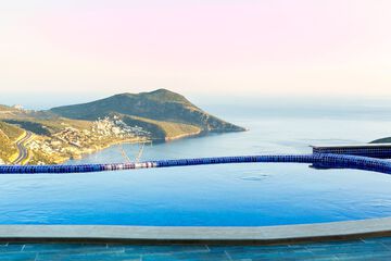Infinity pool