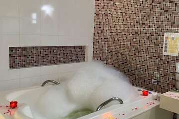 Private spa tub