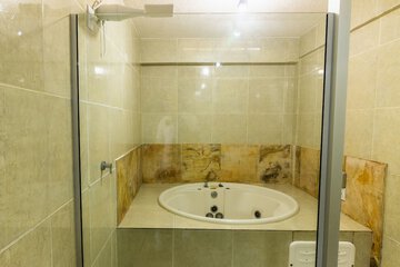 Private spa tub