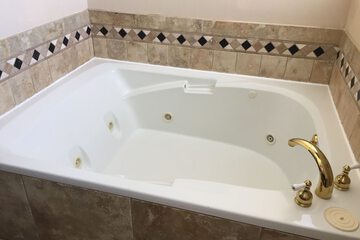 Jetted tub