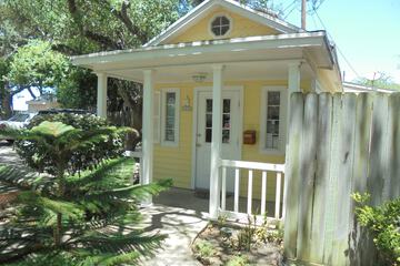 Check-in/check-out kiosk