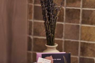 Bathroom amenities