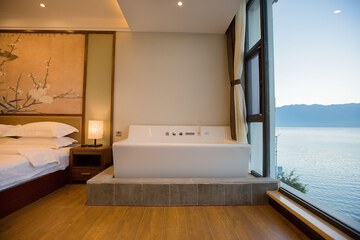 Jetted tub