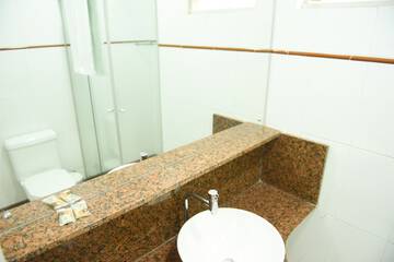 Bathroom sink
