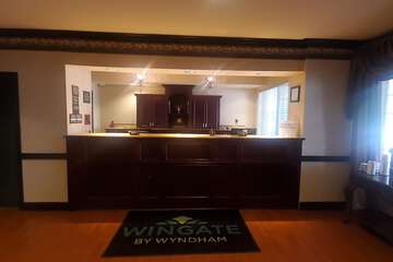 Wingate by Wyndham Youngstown / Austintown