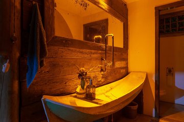 Bathroom sink