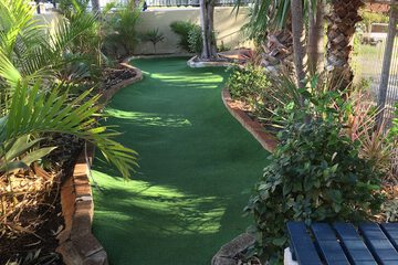 Mini-golf