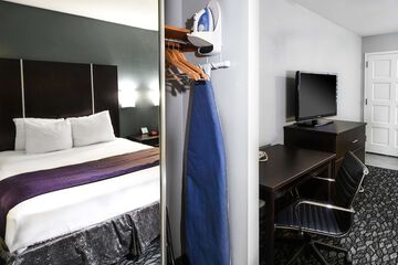 Room 11 of 25