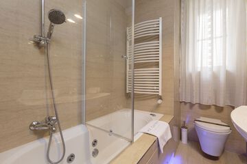 Jetted tub