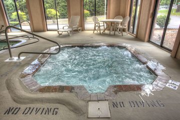 Indoor spa tub