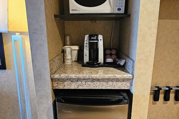 Mini-refrigerator