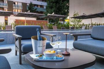 Poolside bar