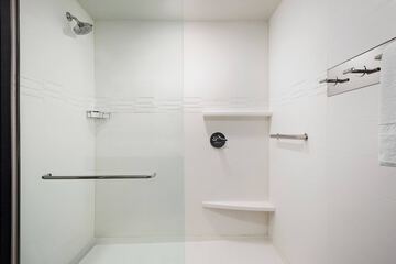 Room 16 of 26