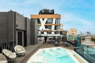Rooftop pool