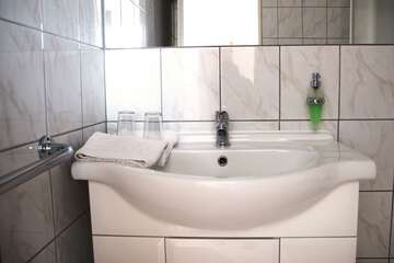 Bathroom sink