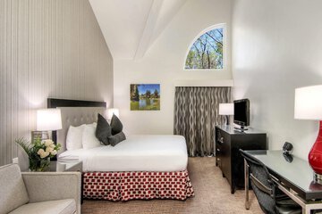 Aggie Inn an Ascend Collection Hotel