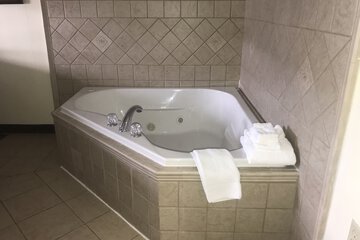 Jetted tub