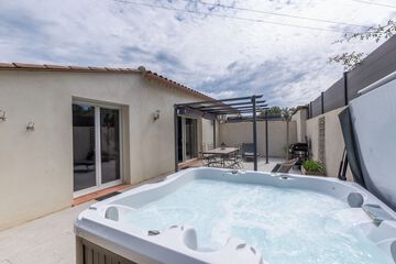Private spa tub