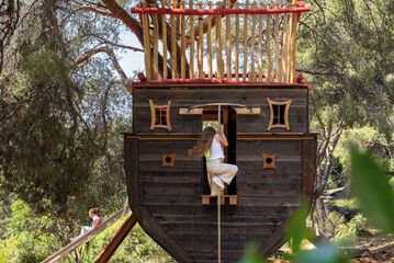 Children's play area - outdoor