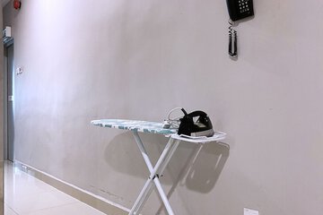 Iron/ironing board