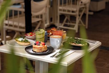 Breakfast buffet