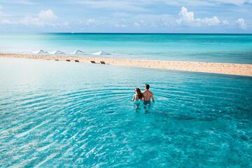 Infinity pool