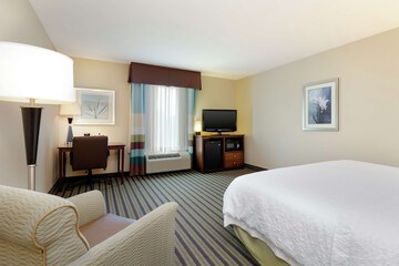 Room 8 of 33