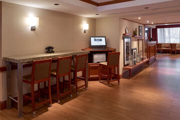 Business Center 26 of 26