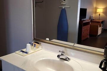 Bathroom sink