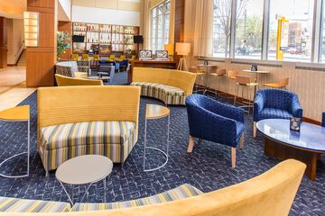 Business Center 70 of 73