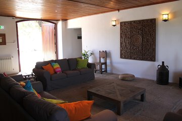 Lobby lounge