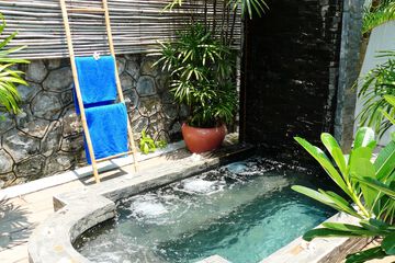 Jetted tub