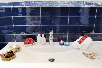 Bathroom amenities