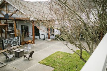 Hotel Exterior 58 of 62