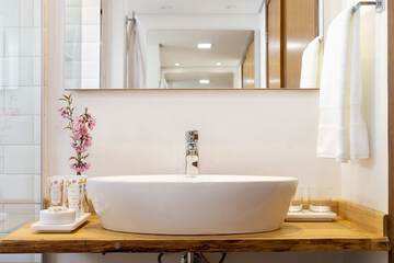 Bathroom sink