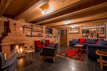 Lobby lounge