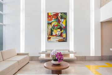 Lobby lounge