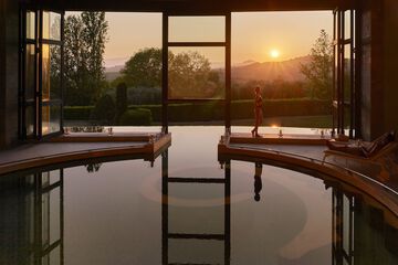 Indoor/outdoor pool