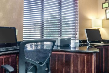 Business Center 34 of 34